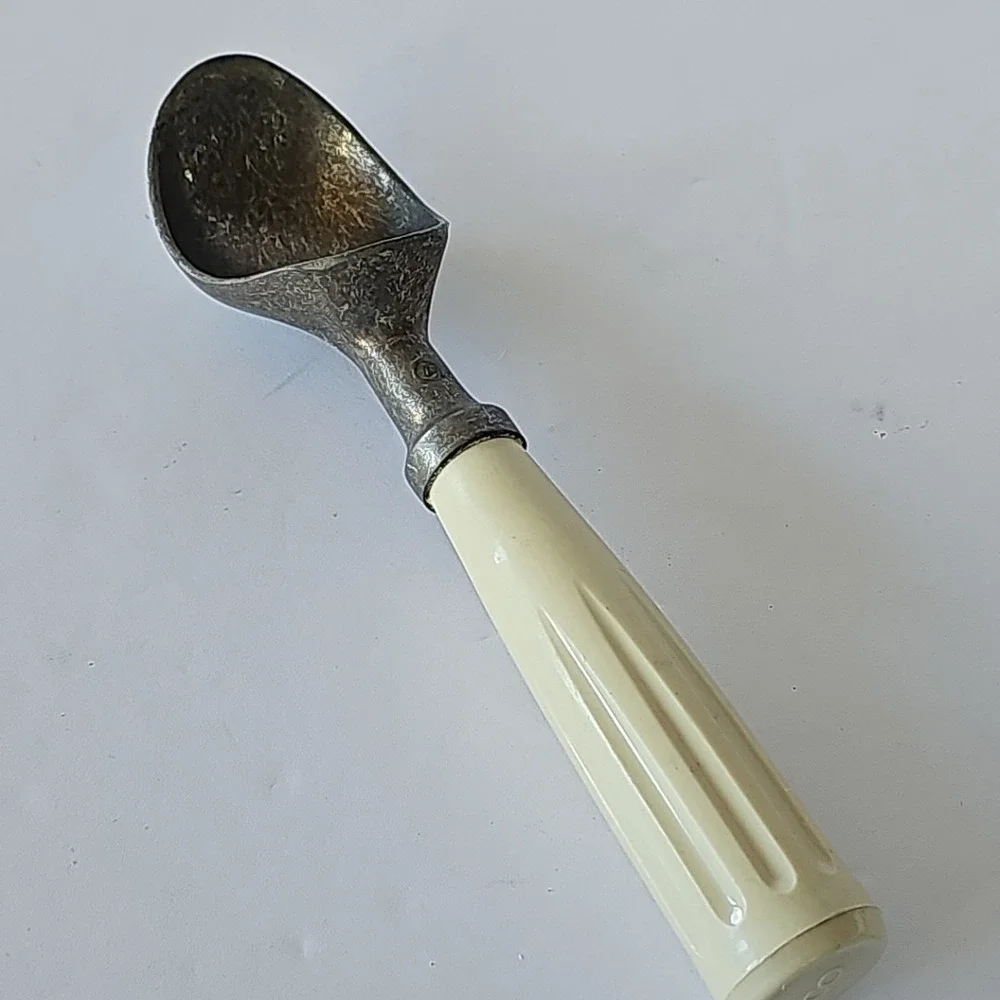 Vintage EKCO Ice Cream Scoop Fluted Cream Handle Metal Head Retro Kitchen Tool‎